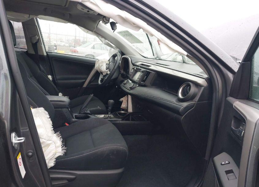 Photo 5 of 2018 Toyota Rav4 XLE (VIN 2T3WFREV8JW467651)