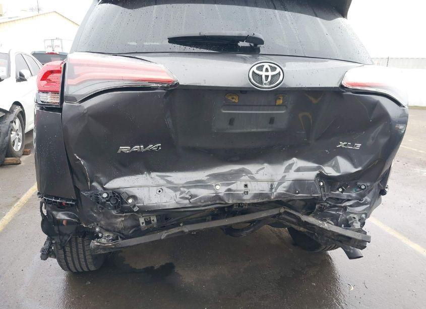Photo 6 of 2018 Toyota Rav4 XLE (VIN 2T3WFREV8JW467651)
