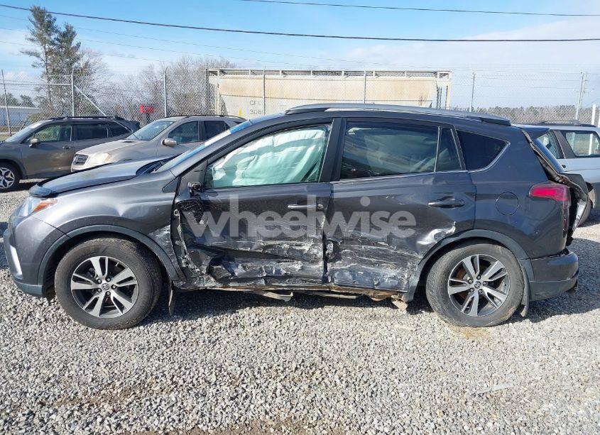 Photo 14 of 2018 Toyota Rav4 ADVENTURE/XLE (VIN 2T3WFREV8JW510997)