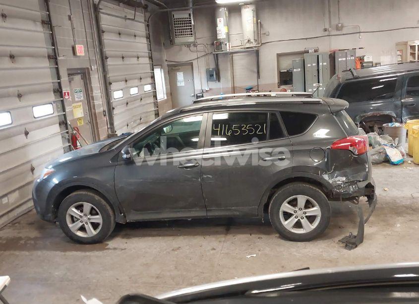 Photo 14 of 2013 Toyota Rav4 XLE (VIN 2T3WFREV9DW011176)