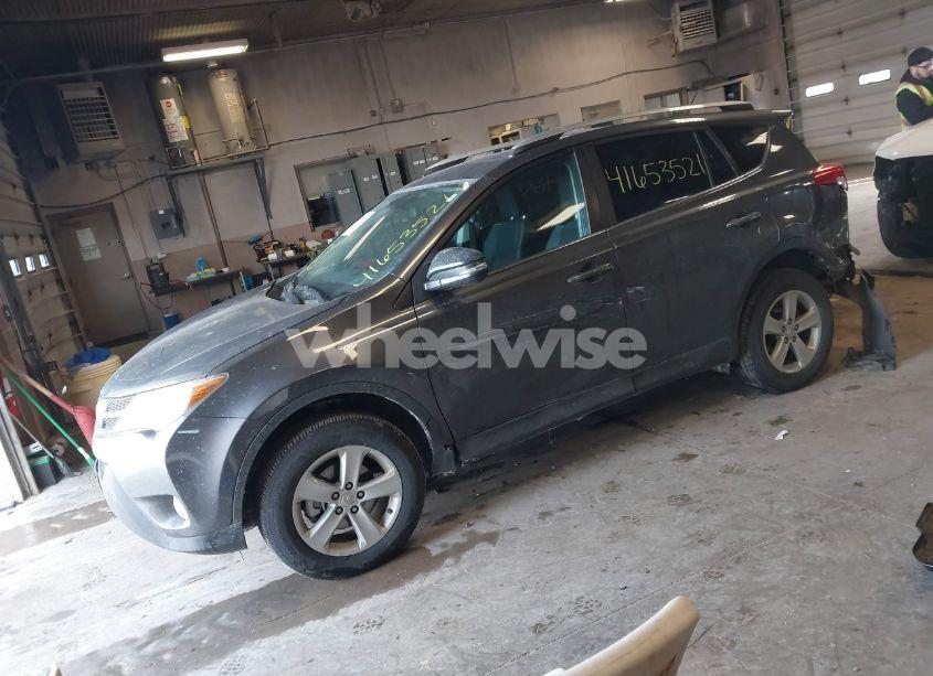 Photo 2 of 2013 Toyota Rav4 XLE (VIN 2T3WFREV9DW011176)