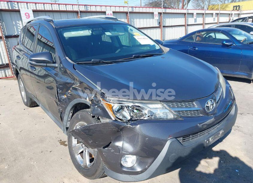 2015 Toyota Rav4 XLE (VIN 2T3WFREV9FW134673) main photo