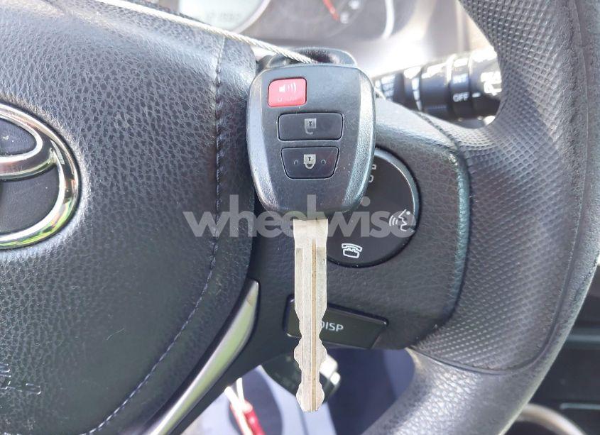 Photo 11 of 2015 Toyota Rav4 XLE (VIN 2T3WFREV9FW134673)