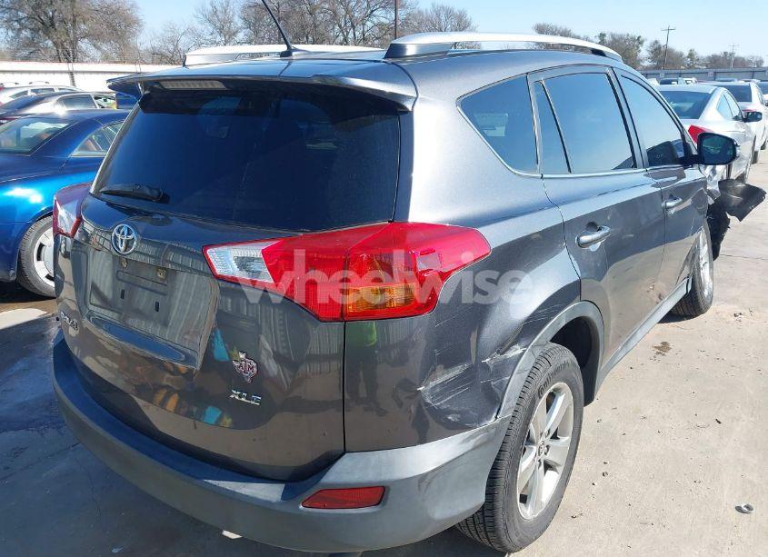 Photo 4 of 2015 Toyota Rav4 XLE (VIN 2T3WFREV9FW134673)