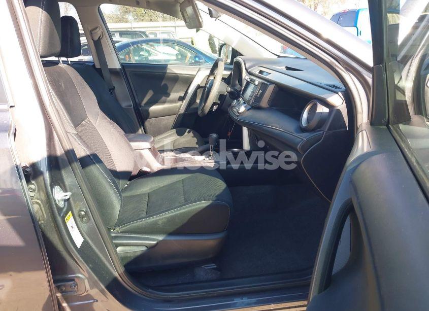 Photo 5 of 2015 Toyota Rav4 XLE (VIN 2T3WFREV9FW134673)