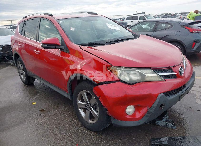 2015 Toyota Rav4 XLE (VIN 2T3WFREV9FW144040) main photo