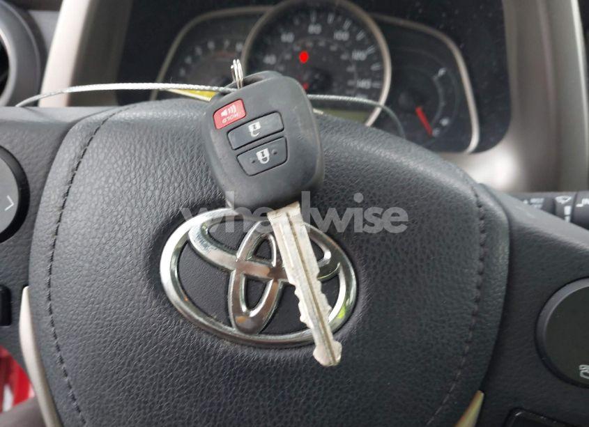 Photo 11 of 2015 Toyota Rav4 XLE (VIN 2T3WFREV9FW144040)