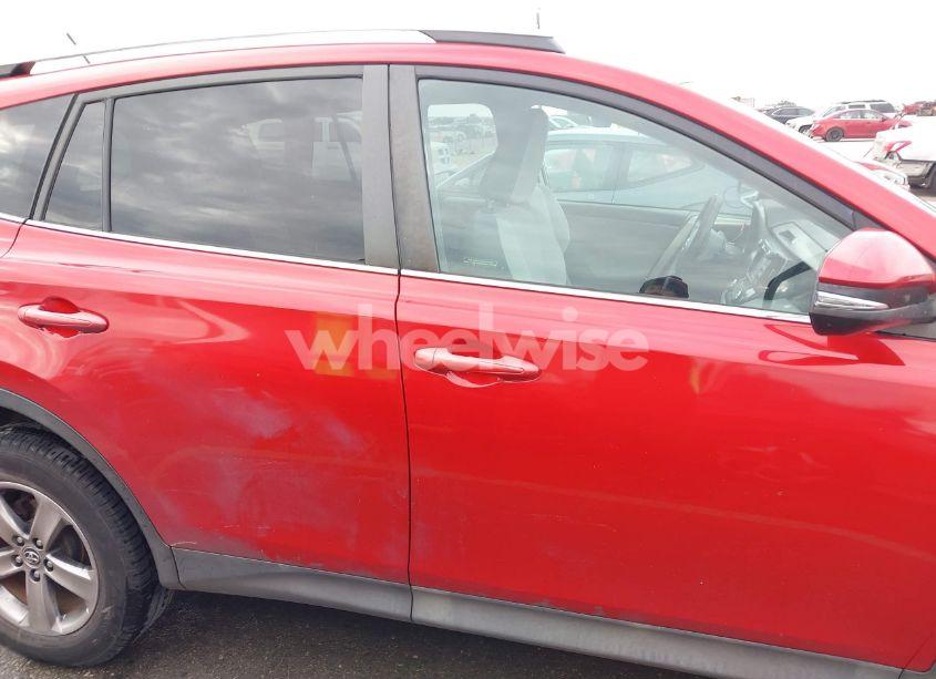 Photo 13 of 2015 Toyota Rav4 XLE (VIN 2T3WFREV9FW144040)