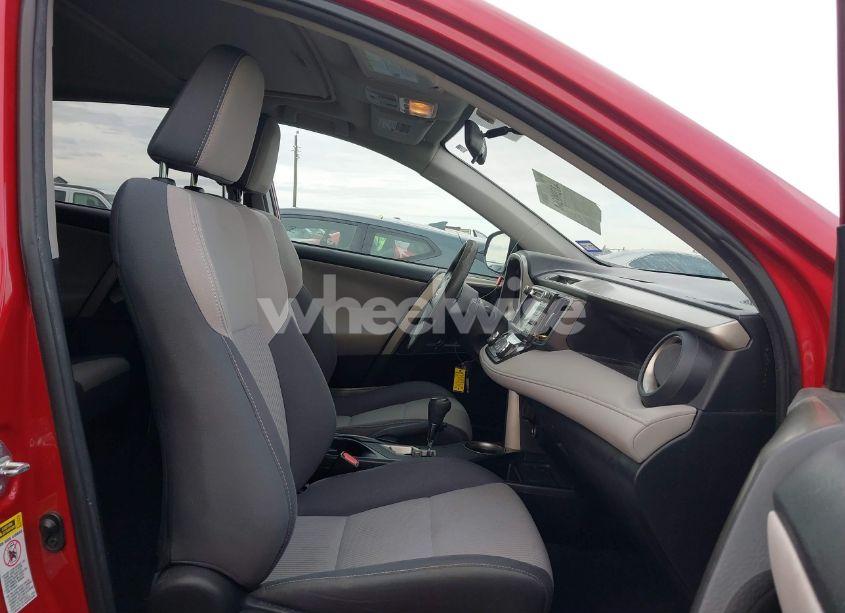 Photo 5 of 2015 Toyota Rav4 XLE (VIN 2T3WFREV9FW144040)