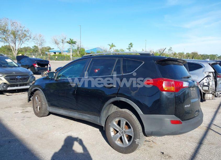 Photo 3 of 2015 Toyota Rav4 XLE (VIN 2T3WFREV9FW181783)