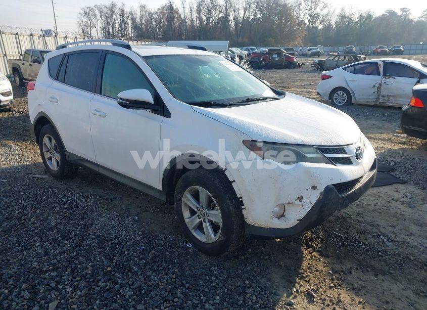 2015 Toyota Rav4 XLE (VIN 2T3WFREV9FW185056) main photo