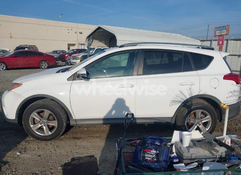 Photo 14 of 2015 Toyota Rav4 XLE (VIN 2T3WFREV9FW185056)