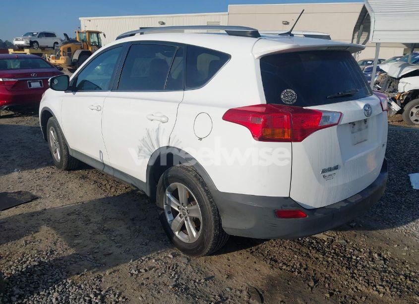 Photo 3 of 2015 Toyota Rav4 XLE (VIN 2T3WFREV9FW185056)