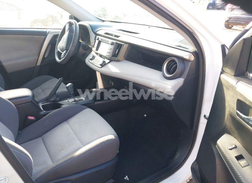 Photo 5 of 2015 Toyota Rav4 XLE (VIN 2T3WFREV9FW185056)