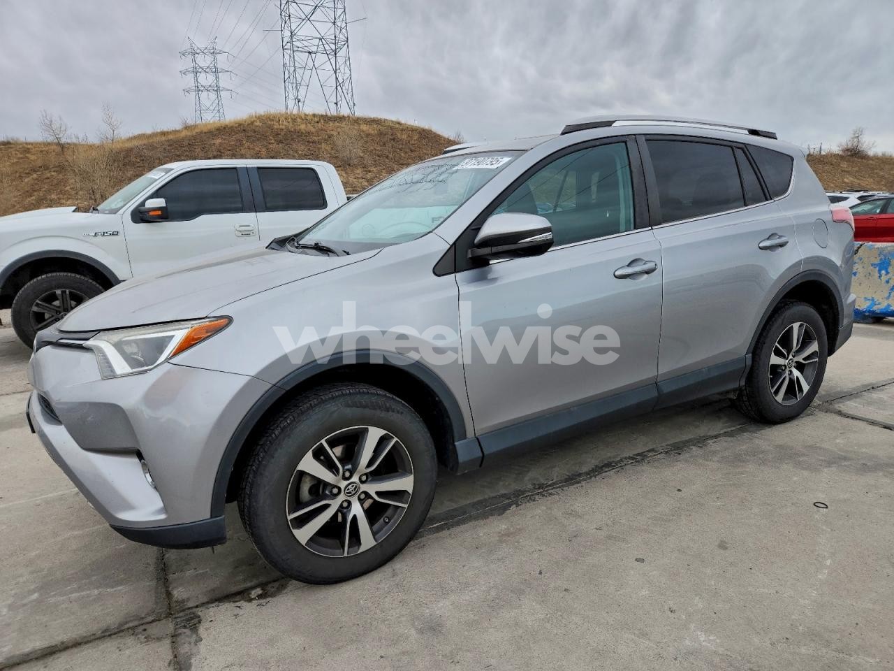 2016 TOYOTA RAV4 XLE (VIN 2T3WFREV9GW241630) main photo