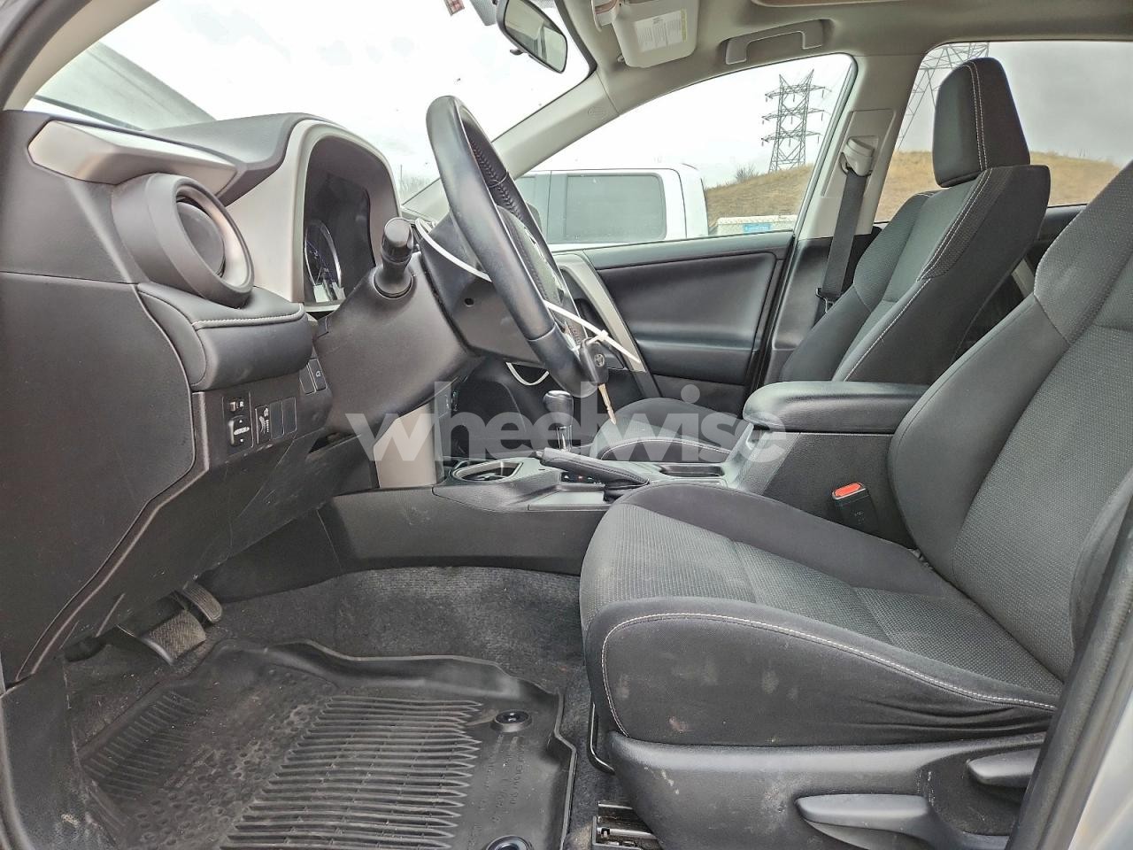 Photo 7 of 2016 TOYOTA RAV4 XLE (VIN 2T3WFREV9GW241630)