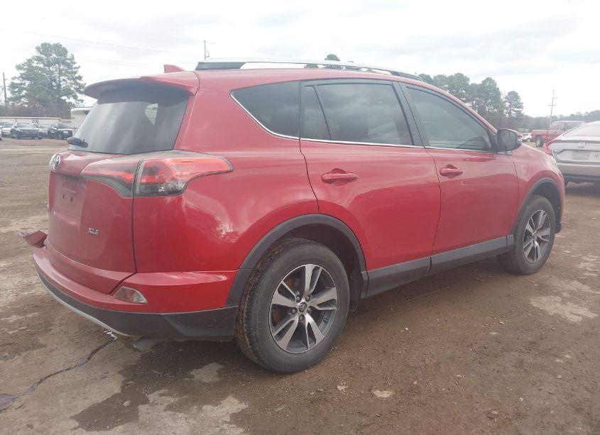 Photo 4 of 2016 Toyota Rav4 XLE (VIN 2T3WFREV9GW256676)