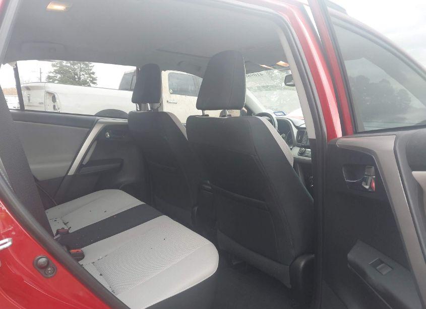 Photo 8 of 2016 Toyota Rav4 XLE (VIN 2T3WFREV9GW256676)