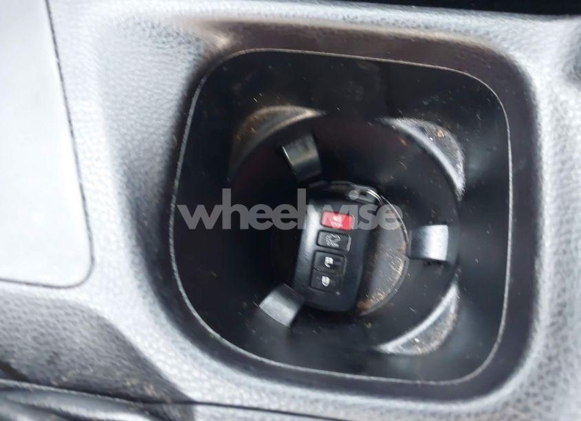 Photo 11 of 2016 Toyota Rav4 XLE (VIN 2T3WFREV9GW269623)