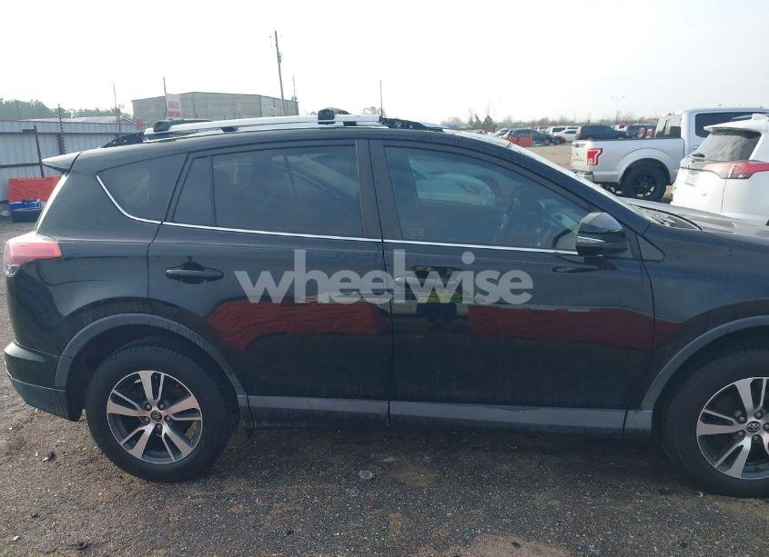 Photo 13 of 2016 Toyota Rav4 XLE (VIN 2T3WFREV9GW269623)