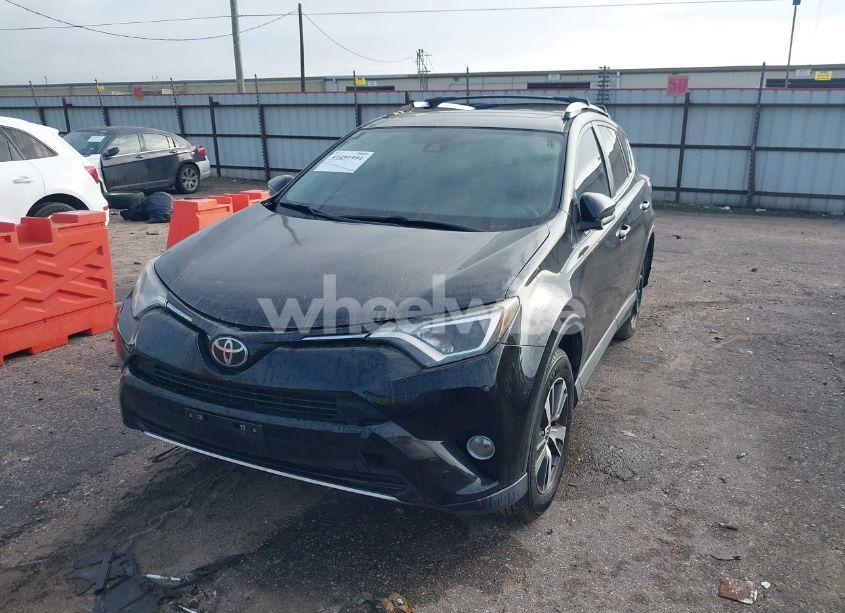 Photo 2 of 2016 Toyota Rav4 XLE (VIN 2T3WFREV9GW269623)