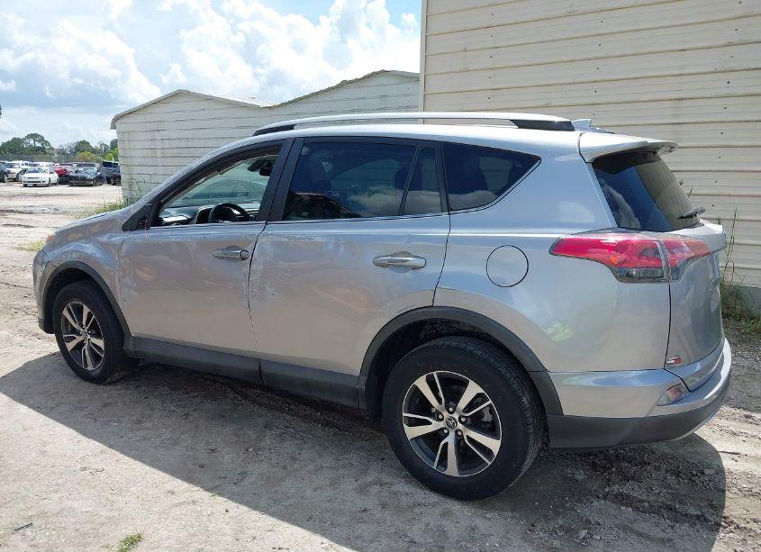 Photo 6 of 2017 Toyota Rav4 XLE (VIN 2T3WFREV9HW355516)