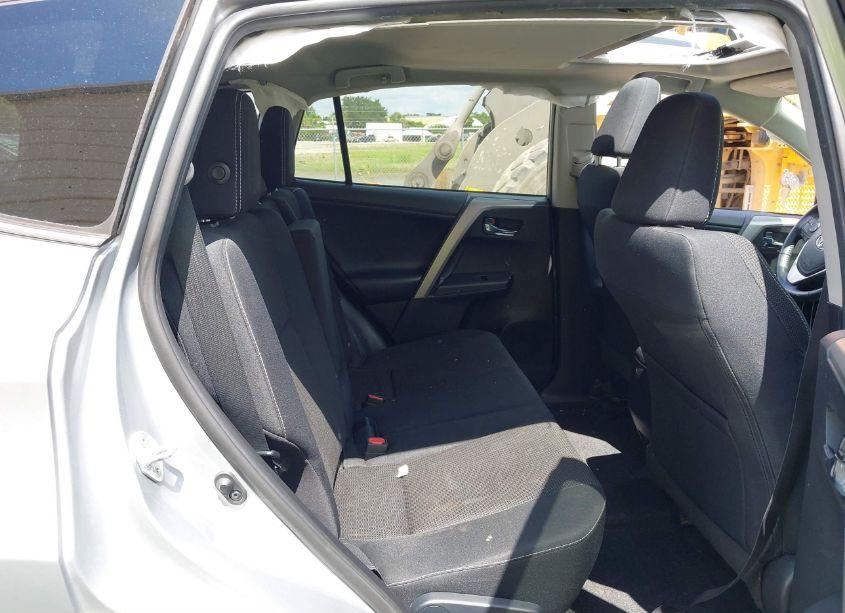 Photo 8 of 2017 Toyota Rav4 XLE (VIN 2T3WFREV9HW355516)