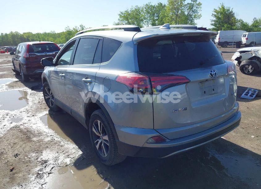 Photo 3 of 2017 Toyota Rav4 XLE (VIN 2T3WFREV9HW401653)