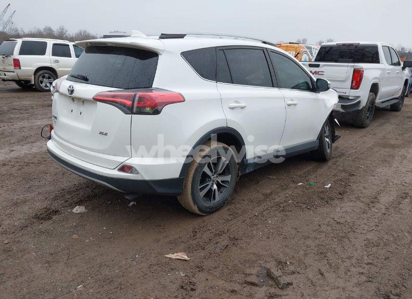Photo 4 of 2018 Toyota Rav4 ADVENTURE/XLE (VIN 2T3WFREV9JW422959)