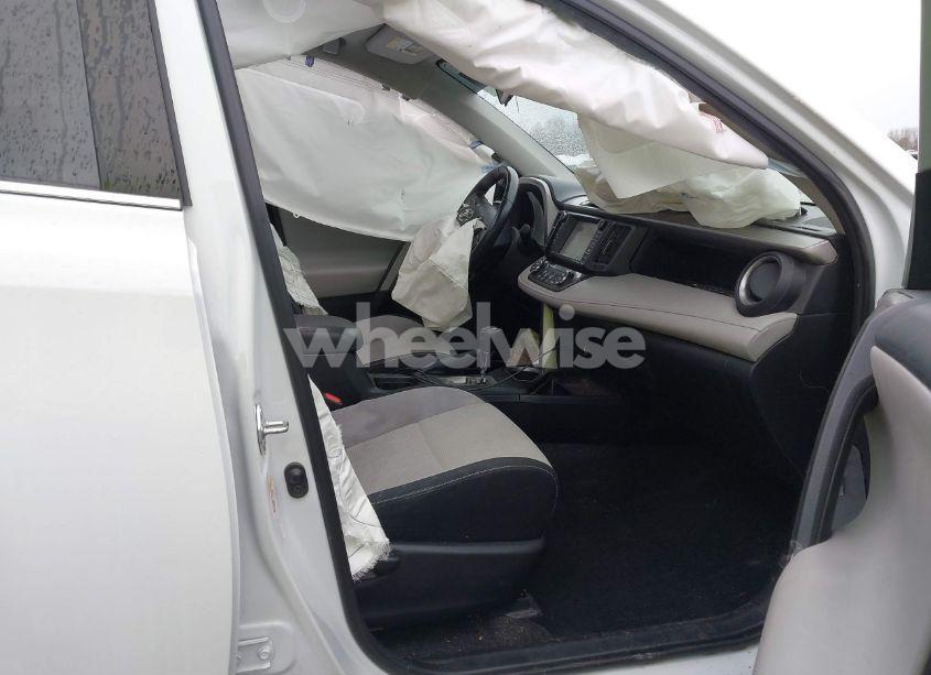 Photo 5 of 2018 Toyota Rav4 ADVENTURE/XLE (VIN 2T3WFREV9JW422959)