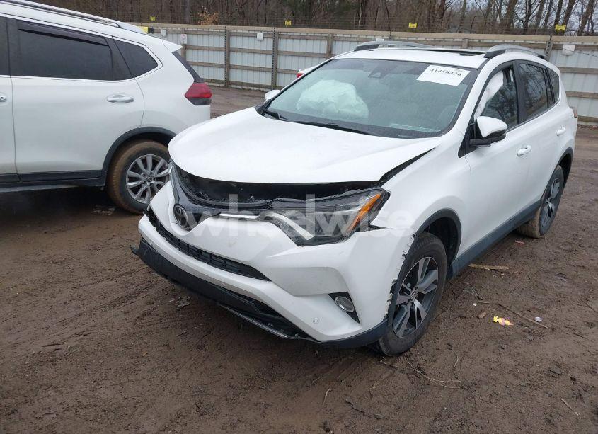 Photo 6 of 2018 Toyota Rav4 ADVENTURE/XLE (VIN 2T3WFREV9JW422959)