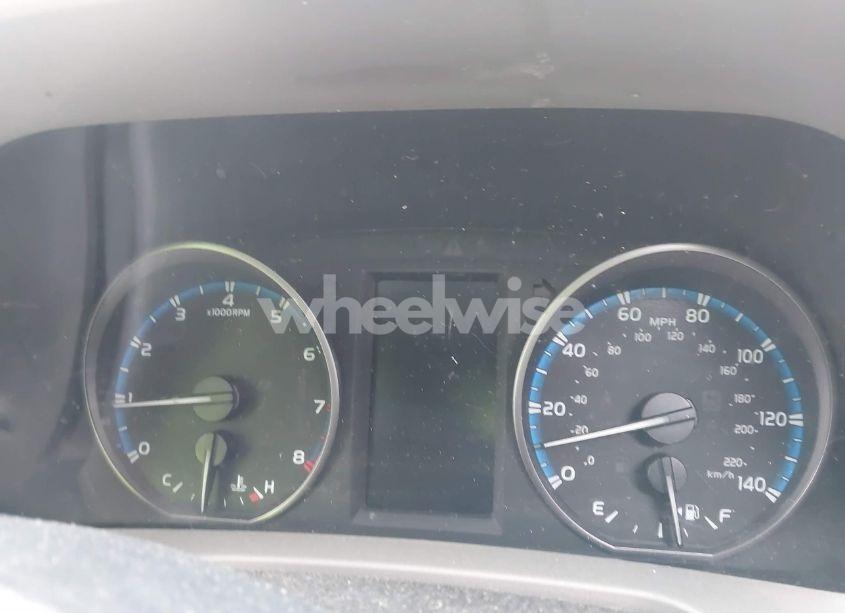 Photo 7 of 2018 Toyota Rav4 ADVENTURE/XLE (VIN 2T3WFREV9JW422959)