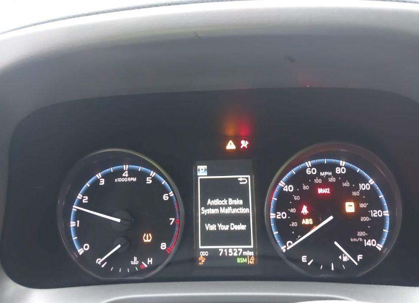 Photo 7 of 2018 Toyota Rav4 ADVENTURE/XLE (VIN 2T3WFREV9JW433640)