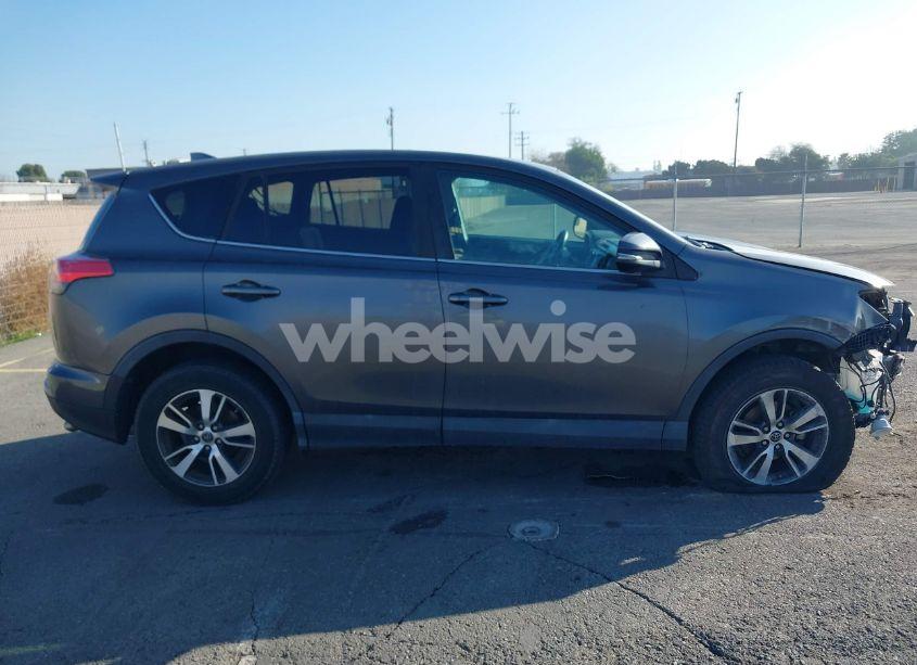 Photo 14 of 2018 Toyota Rav4 XLE (VIN 2T3WFREV9JW484183)