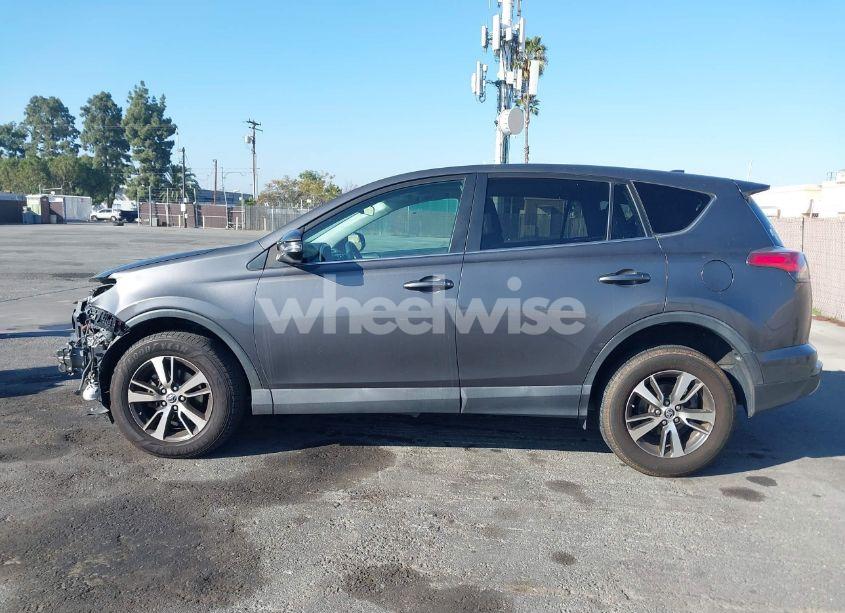 Photo 15 of 2018 Toyota Rav4 XLE (VIN 2T3WFREV9JW484183)