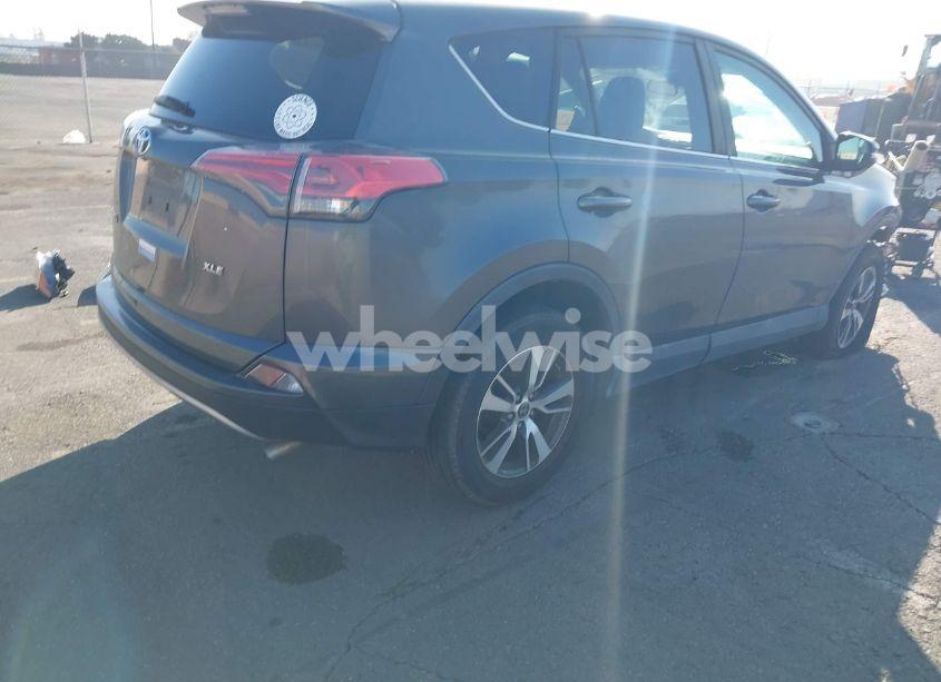 Photo 4 of 2018 Toyota Rav4 XLE (VIN 2T3WFREV9JW484183)