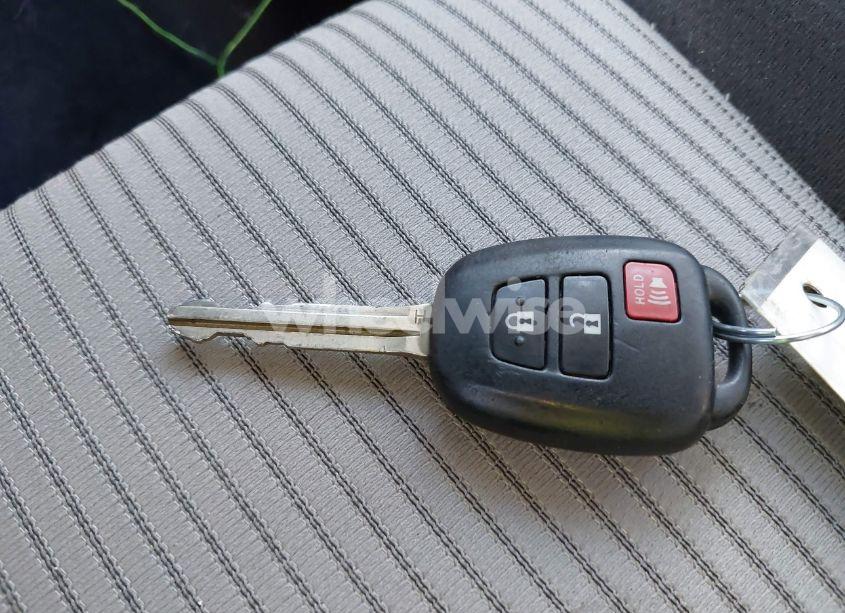 Photo 11 of 2014 Toyota Rav4 XLE (VIN 2T3WFREVXEW083067)