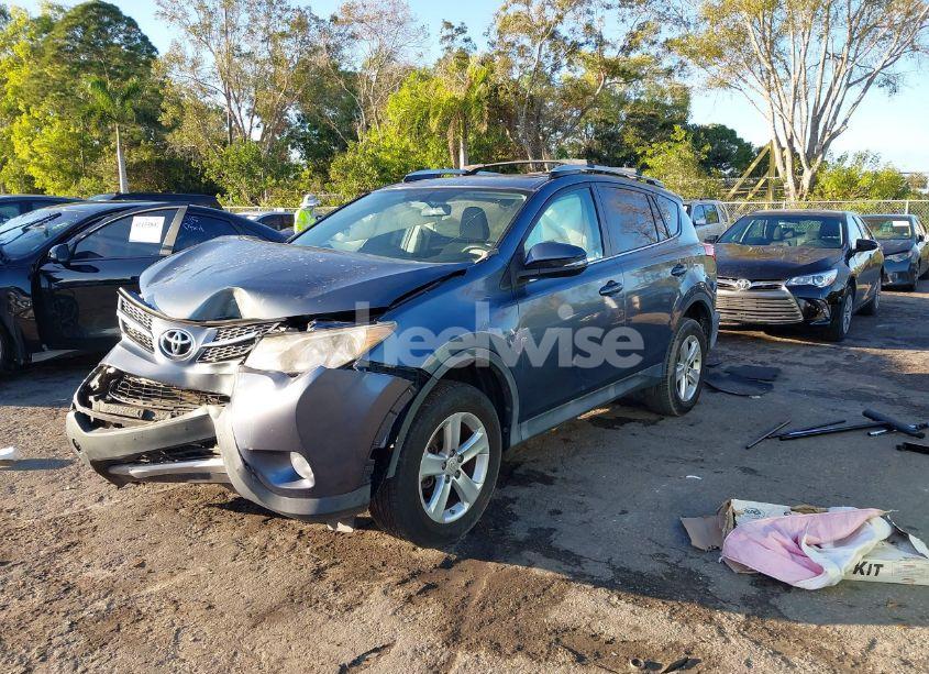 Photo 2 of 2014 Toyota Rav4 XLE (VIN 2T3WFREVXEW083067)