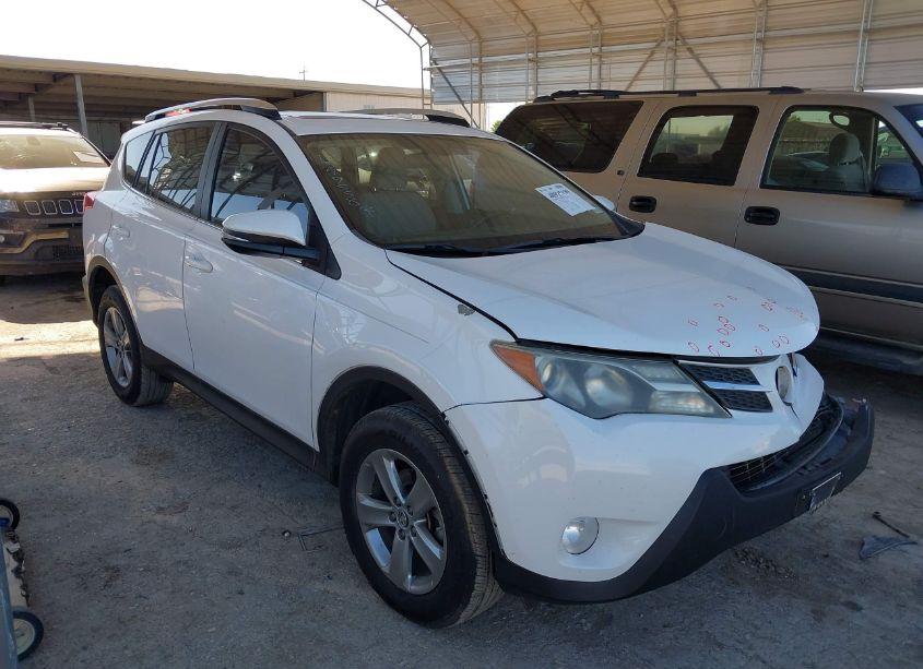 2015 Toyota Rav4 XLE (VIN 2T3WFREVXFW161395) main photo