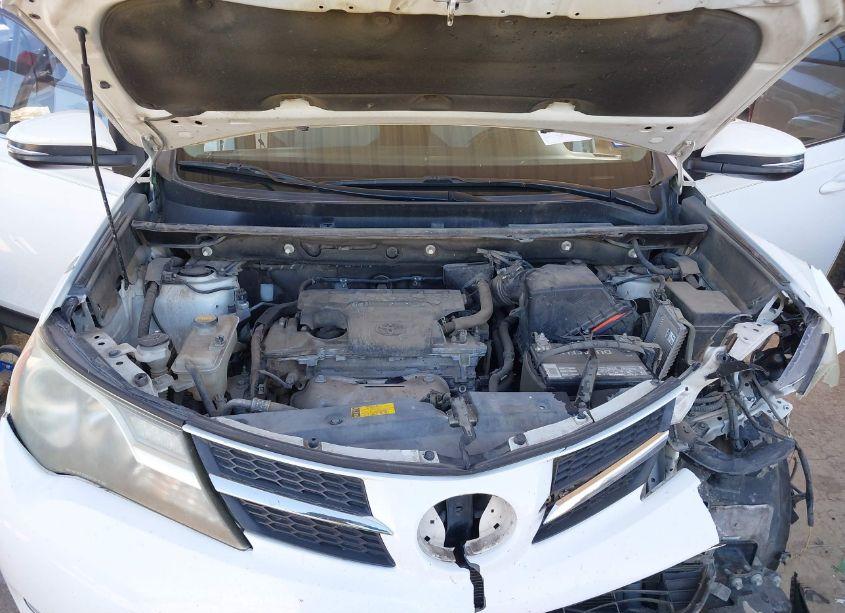 Photo 10 of 2015 Toyota Rav4 XLE (VIN 2T3WFREVXFW161395)