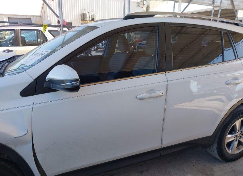 Photo 14 of 2015 Toyota Rav4 XLE (VIN 2T3WFREVXFW161395)