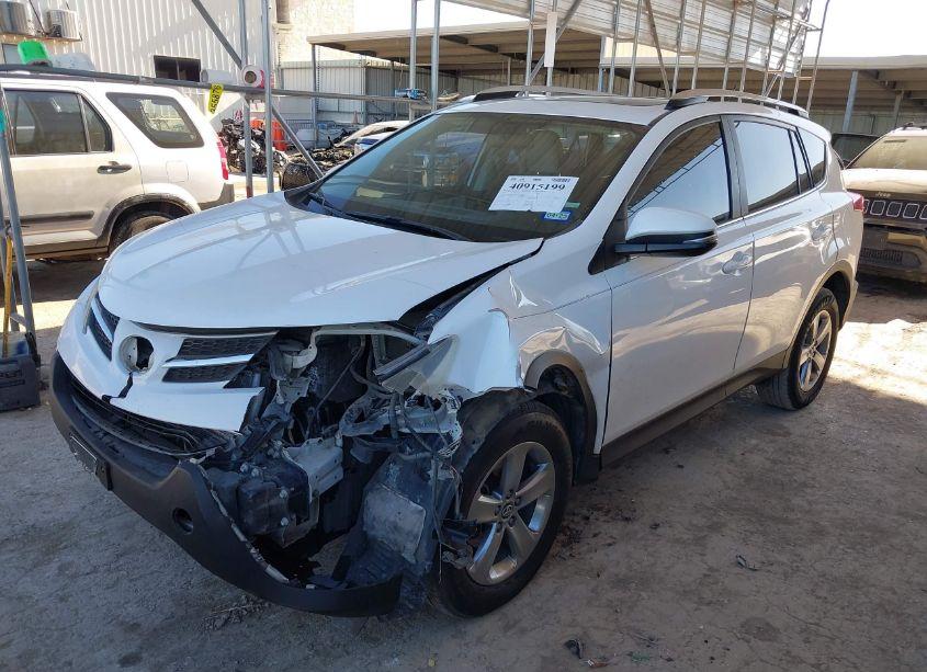 Photo 2 of 2015 Toyota Rav4 XLE (VIN 2T3WFREVXFW161395)
