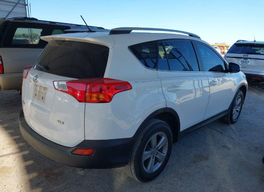 Photo 4 of 2015 Toyota Rav4 XLE (VIN 2T3WFREVXFW161395)