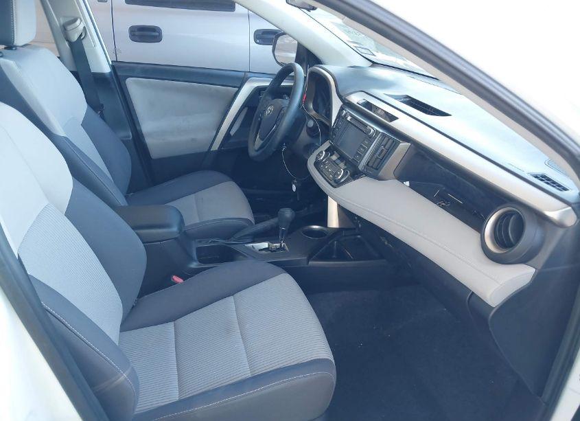 Photo 5 of 2015 Toyota Rav4 XLE (VIN 2T3WFREVXFW161395)