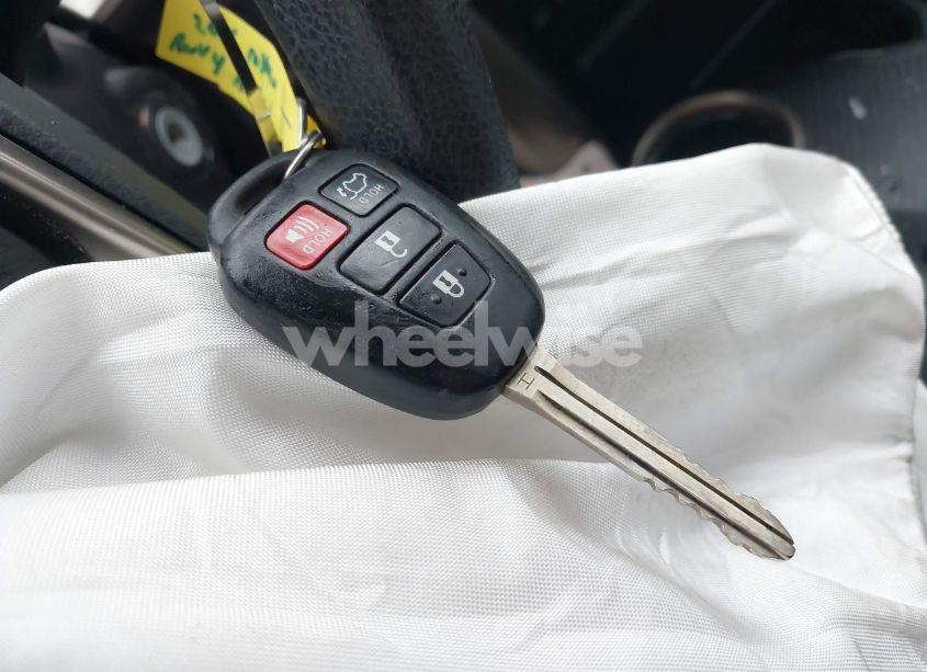 Photo 11 of 2015 Toyota Rav4 XLE (VIN 2T3WFREVXFW210286)