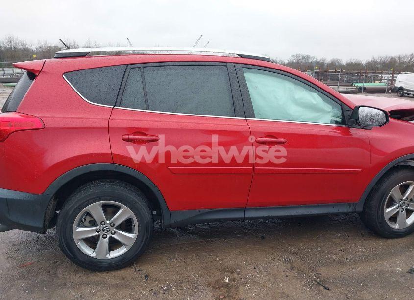 Photo 13 of 2015 Toyota Rav4 XLE (VIN 2T3WFREVXFW210286)