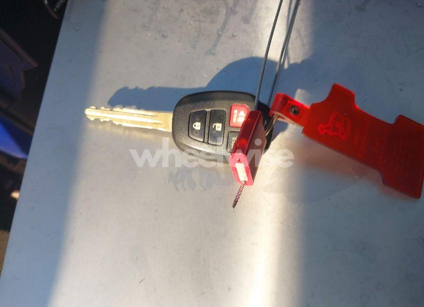 Photo 11 of 2015 Toyota Rav4 XLE (VIN 2T3WFREVXFW214984)