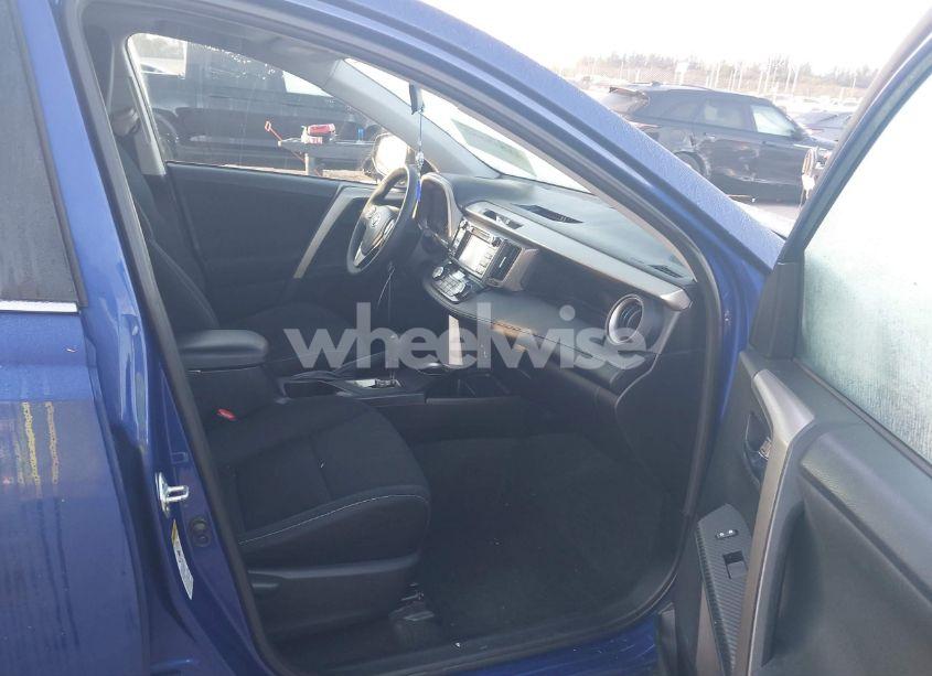 Photo 5 of 2015 Toyota Rav4 XLE (VIN 2T3WFREVXFW214984)