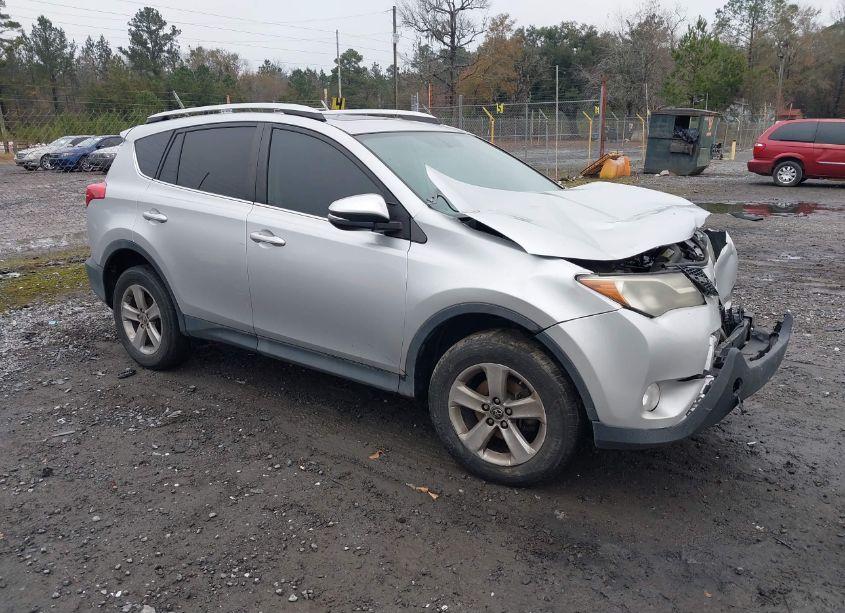 2015 Toyota Rav4 XLE (VIN 2T3WFREVXFW233342) main photo