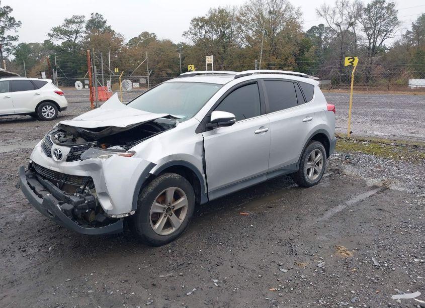 Photo 2 of 2015 Toyota Rav4 XLE (VIN 2T3WFREVXFW233342)